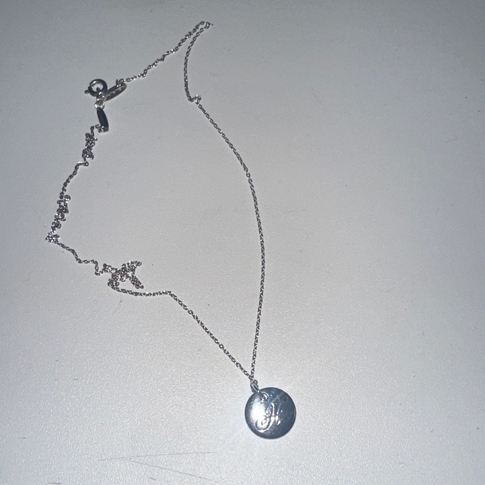 Elegant Silver Pendant Necklace